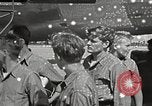 Image survivants du USS Indianapolis Guam Îles Mariannes, 1945, de la seconde 51 séquences d'archives historiques vidéo 65675061212