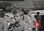 Image survivants du USS Indianapolis Guam Îles Mariannes, 1945, de la seconde 53 séquences d'archives historiques vidéo 65675061212