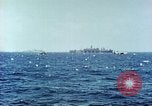 Standbild United States Navy officers Pacific Theater, 1944, aus Sekunde 10 historischem Filmmaterial Videoclip 65675061219