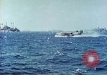 Standbild United States Navy officers Pacific Theater, 1944, aus Sekunde 22 historischem Filmmaterial Videoclip 65675061219
