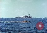Standbild United States Navy officers Pacific Theater, 1944, aus Sekunde 30 historischem Filmmaterial Videoclip 65675061219