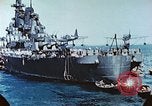 Standbild US-Kriegsschiffe in einem Zweiten Weltkrieg Task Force Pacific Theater, 1944, aus Sekunde 38 historischem Filmmaterial Videoclip 65675061220