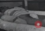 Standbild Überlebenden der USS Indianapolis Peleliu Palau Inseln, 1945, aus Sekunde 4 historischem Filmmaterial Videoclip 65675061227