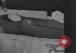 Standbild Überlebenden der USS Indianapolis Peleliu Palau Inseln, 1945, aus Sekunde 8 historischem Filmmaterial Videoclip 65675061227