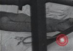 Standbild Überlebenden der USS Indianapolis Peleliu Palau Inseln, 1945, aus Sekunde 10 historischem Filmmaterial Videoclip 65675061227