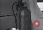 Standbild Überlebenden der USS Indianapolis Peleliu Palau Inseln, 1945, aus Sekunde 14 historischem Filmmaterial Videoclip 65675061227