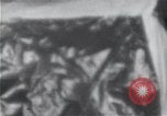Standbild Überlebenden der USS Indianapolis Peleliu Palau Inseln, 1945, aus Sekunde 33 historischem Filmmaterial Videoclip 65675061227