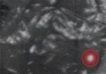 Standbild Überlebenden der USS Indianapolis Peleliu Palau Inseln, 1945, aus Sekunde 35 historischem Filmmaterial Videoclip 65675061227