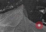Standbild Überlebenden der USS Indianapolis Peleliu Palau Inseln, 1945, aus Sekunde 38 historischem Filmmaterial Videoclip 65675061227