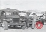 Standbild Überlebenden der USS Indianapolis Peleliu Palau Inseln, 1945, aus Sekunde 30 historischem Filmmaterial Videoclip 65675061228