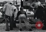 Standbild Überlebenden der USS Indianapolis Peleliu Palau Inseln, 1945, aus Sekunde 35 historischem Filmmaterial Videoclip 65675061228