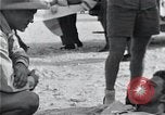 Standbild Überlebenden der USS Indianapolis Peleliu Palau Inseln, 1945, aus Sekunde 46 historischem Filmmaterial Videoclip 65675061228