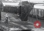 Standbild Überlebenden der USS Indianapolis Peleliu Palau Inseln, 1945, aus Sekunde 49 historischem Filmmaterial Videoclip 65675061228