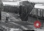 Standbild Überlebenden der USS Indianapolis Peleliu Palau Inseln, 1945, aus Sekunde 51 historischem Filmmaterial Videoclip 65675061228