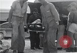 Standbild Überlebenden der USS Indianapolis Peleliu Palau Inseln, 1945, aus Sekunde 56 historischem Filmmaterial Videoclip 65675061228