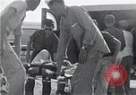 Standbild Überlebenden der USS Indianapolis Peleliu Palau Inseln, 1945, aus Sekunde 59 historischem Filmmaterial Videoclip 65675061228