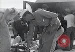 Standbild Überlebenden der USS Indianapolis Peleliu Palau Inseln, 1945, aus Sekunde 60 historischem Filmmaterial Videoclip 65675061228