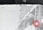 Standbild Überlebenden der USS Indianapolis CA-35 Peleliu Palau Inseln, 1945, aus Sekunde 1 historischem Filmmaterial Videoclip 65675061229