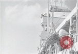 Standbild Überlebenden der USS Indianapolis CA-35 Peleliu Palau Inseln, 1945, aus Sekunde 3 historischem Filmmaterial Videoclip 65675061229