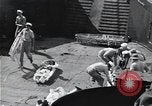 Standbild Überlebenden der USS Indianapolis CA-35 Peleliu Palau Inseln, 1945, aus Sekunde 30 historischem Filmmaterial Videoclip 65675061229