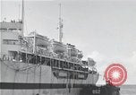 Standbild USS Ruhe AH-14 Peleliu Palau Inseln, 1945, aus Sekunde 17 historischem Filmmaterial Videoclip 65675061233