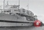 Standbild USS Ruhe AH-14 Peleliu Palau Inseln, 1945, aus Sekunde 28 historischem Filmmaterial Videoclip 65675061233
