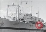Standbild USS Ruhe AH-14 Peleliu Palau Inseln, 1945, aus Sekunde 36 historischem Filmmaterial Videoclip 65675061233