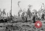 Standbild USA Soldaten Enewetak Atoll Marshall Inseln, 1944, aus Sekunde 4 historischem Filmmaterial Videoclip 65675061235