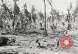 Standbild USA Soldaten Enewetak Atoll Marshall Inseln, 1944, aus Sekunde 12 historischem Filmmaterial Videoclip 65675061235
