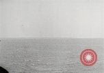 Image Bombardements navals d'Enewetak D'Enewetak Atoll Iles Marshall, 1944, de la seconde 17 séquences d'archives historiques vidéo 65675061236