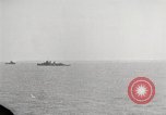 Image Bombardements navals d'Enewetak D'Enewetak Atoll Iles Marshall, 1944, de la seconde 19 séquences d'archives historiques vidéo 65675061236