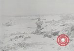 Standbild USA Soldaten Enewetak Atoll Marshall Inseln, 1944, aus Sekunde 4 historischem Filmmaterial Videoclip 65675061239