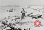 Standbild USA Soldaten Enewetak Atoll Marshall Inseln, 1944, aus Sekunde 8 historischem Filmmaterial Videoclip 65675061239