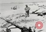 Standbild USA Soldaten Enewetak Atoll Marshall Inseln, 1944, aus Sekunde 10 historischem Filmmaterial Videoclip 65675061239