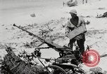 Standbild USA Soldaten Enewetak Atoll Marshall Inseln, 1944, aus Sekunde 18 historischem Filmmaterial Videoclip 65675061239