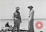 Standbild USA Soldaten Enewetak Atoll Marshall Inseln, 1944, aus Sekunde 28 historischem Filmmaterial Videoclip 65675061239