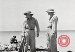 Standbild USA Soldaten Enewetak Atoll Marshall Inseln, 1944, aus Sekunde 38 historischem Filmmaterial Videoclip 65675061239