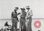 Standbild USA Soldaten Enewetak Atoll Marshall Inseln, 1944, aus Sekunde 39 historischem Filmmaterial Videoclip 65675061239