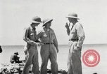 Standbild USA Soldaten Enewetak Atoll Marshall Inseln, 1944, aus Sekunde 42 historischem Filmmaterial Videoclip 65675061239