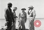 Standbild USA Soldaten Enewetak Atoll Marshall Inseln, 1944, aus Sekunde 43 historischem Filmmaterial Videoclip 65675061239