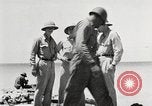 Standbild USA Soldaten Enewetak Atoll Marshall Inseln, 1944, aus Sekunde 44 historischem Filmmaterial Videoclip 65675061239