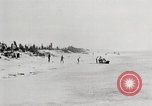 Standbild USA Soldaten Enewetak Atoll Marshall Inseln, 1944, aus Sekunde 49 historischem Filmmaterial Videoclip 65675061239