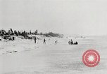 Standbild USA Soldaten Enewetak Atoll Marshall Inseln, 1944, aus Sekunde 50 historischem Filmmaterial Videoclip 65675061239