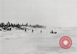 Standbild USA Soldaten Enewetak Atoll Marshall Inseln, 1944, aus Sekunde 51 historischem Filmmaterial Videoclip 65675061239