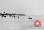 Standbild USA Soldaten Enewetak Atoll Marshall Inseln, 1944, aus Sekunde 52 historischem Filmmaterial Videoclip 65675061239