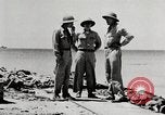Standbild USA Soldaten Enewetak Atoll Marshall Inseln, 1944, aus Sekunde 54 historischem Filmmaterial Videoclip 65675061239