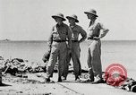 Standbild USA Soldaten Enewetak Atoll Marshall Inseln, 1944, aus Sekunde 59 historischem Filmmaterial Videoclip 65675061239