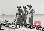 Standbild USA Soldaten Enewetak Atoll Marshall Inseln, 1944, aus Sekunde 62 historischem Filmmaterial Videoclip 65675061239