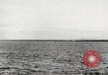 Image États-Unis Task Force d'Enewetak Atoll Iles Marshall, 1944, de la seconde 15 séquences d'archives historiques vidéo 65675061242