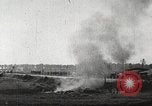 Standbild US-Truppen nehmen Montfaucon Hill Frankreich, 1918, aus Sekunde 15 historischem Filmmaterial Videoclip 65675061251